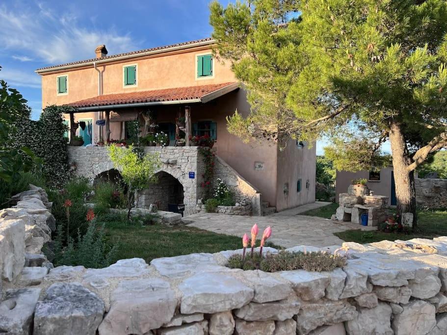 Holiday Apartment Nerezine Exterior photo